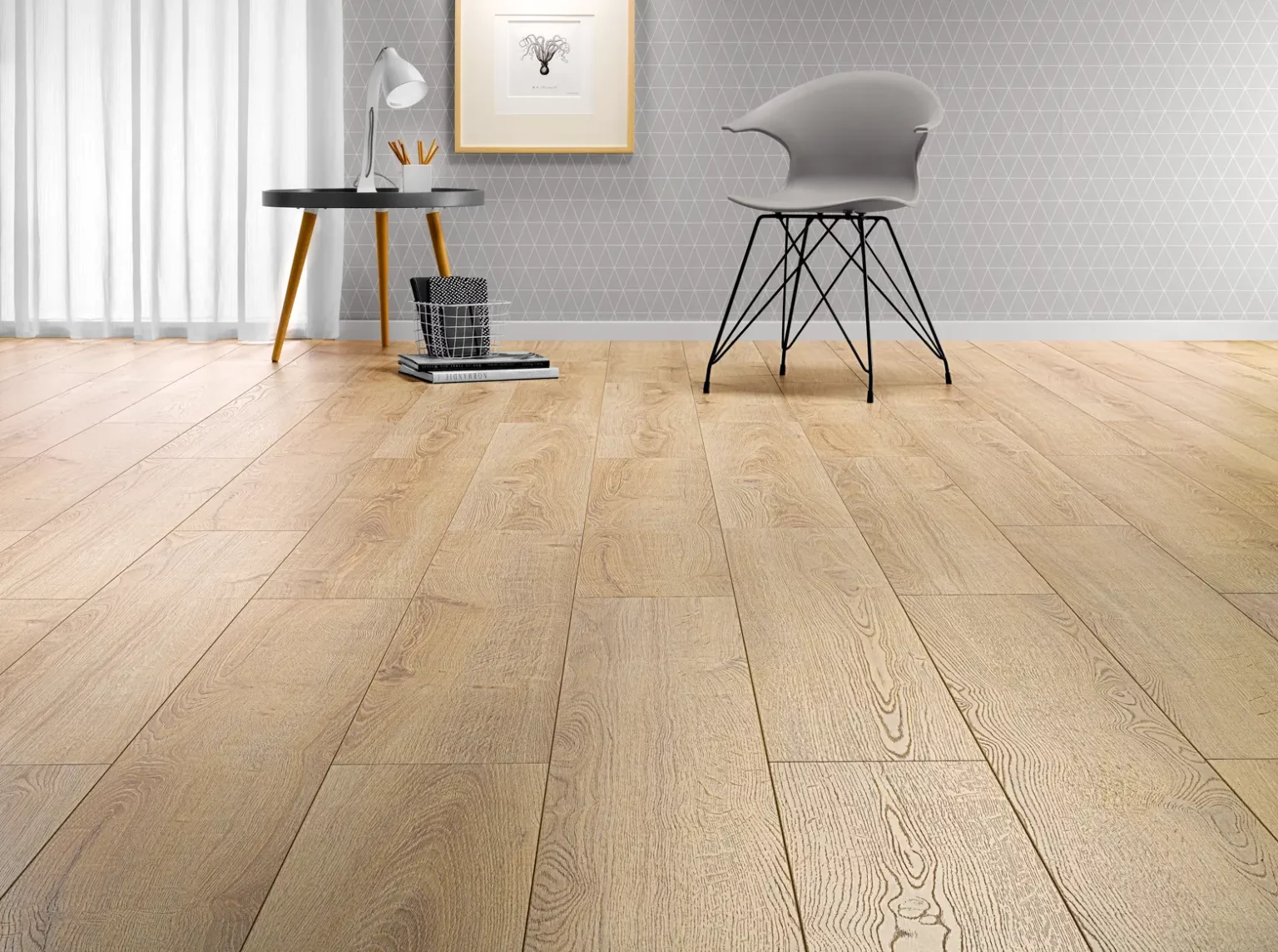 1. Sunset – Collection Solid Plus (12 mm) Un décor chêne clair aux reflets chaleureux, idéal pour les intérieurs lumineux et modernes.